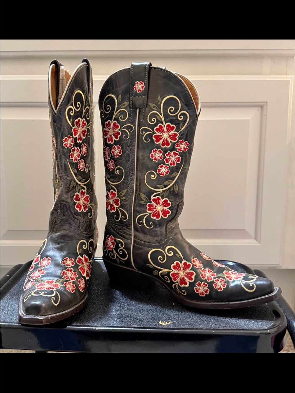 Shyanne Leather Women's Western Cowgirl Boots with Red embroidered flowers